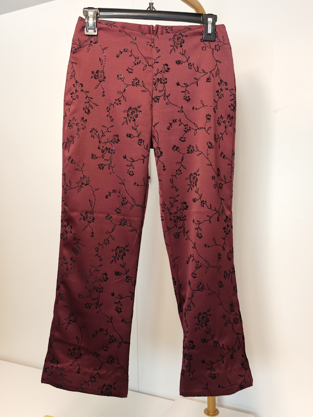 35th & 10th Women Burgundy Floral Satin Burnout‎ Straight Leg Pants Small